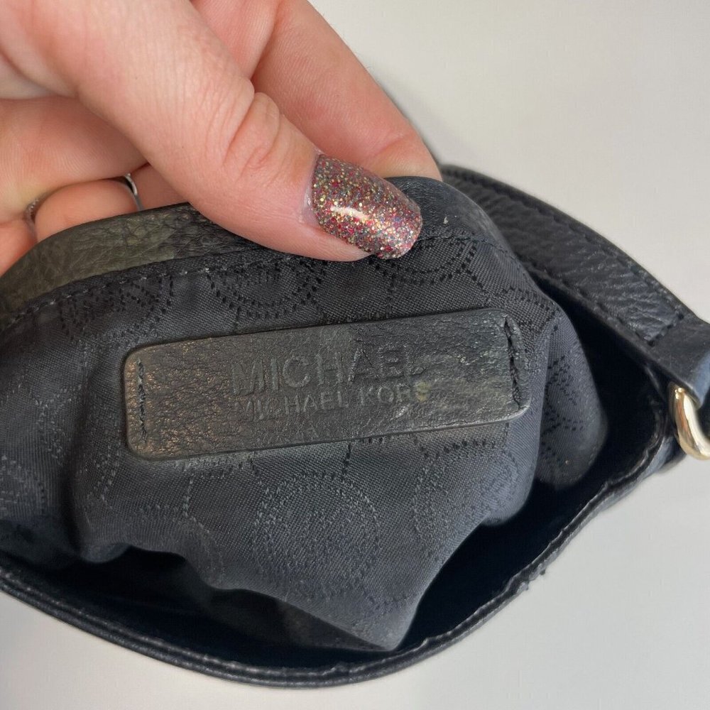 Michael Kors Charleton Leather Crossbody Bag Black Small‎ Gold Clasp Pocket - Picture 8 of 12